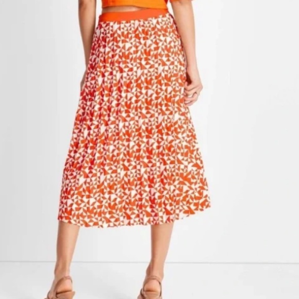 NEW PLUS SIZE Future Collective Skirt - Picture 2 of 3